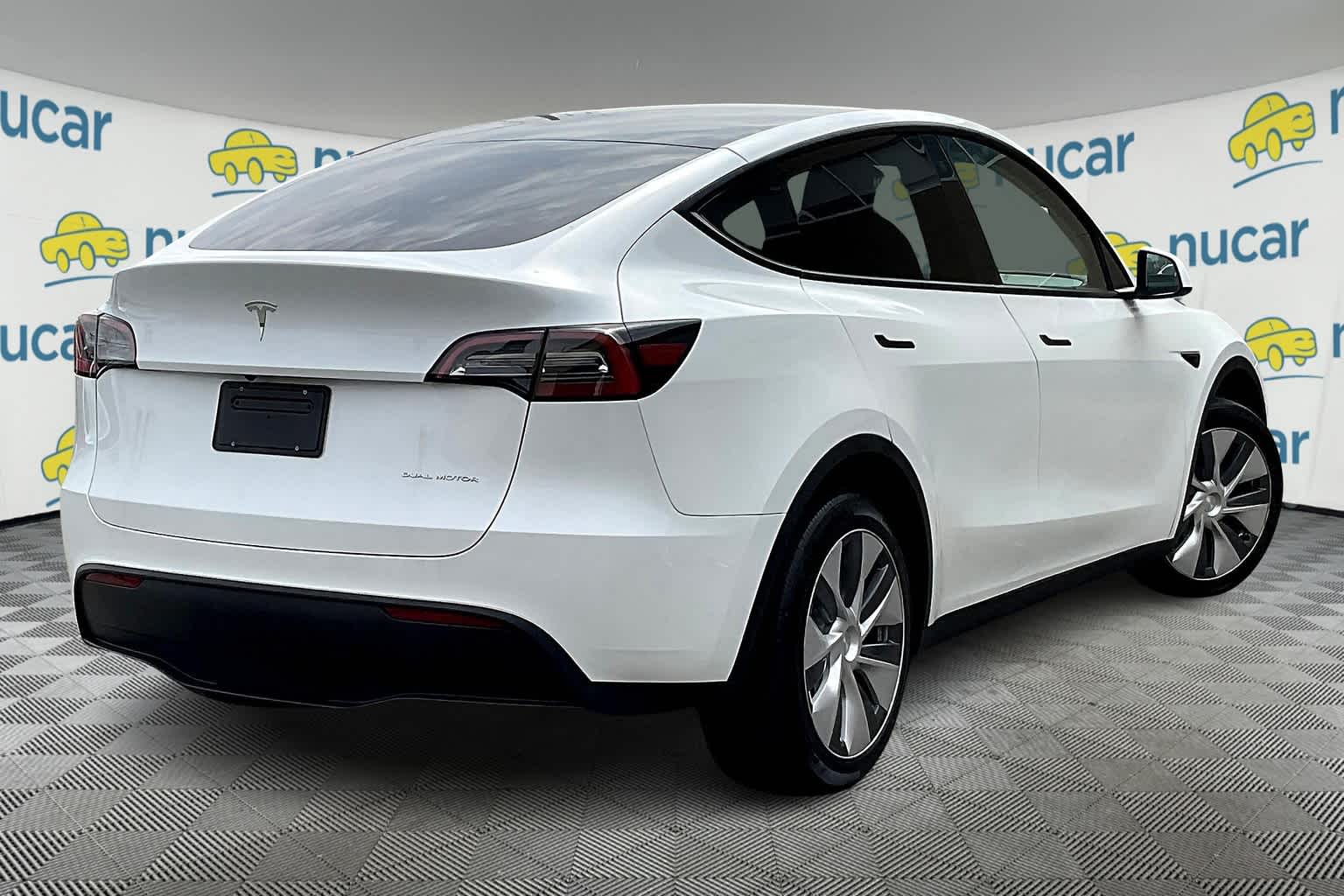 2023 Tesla Model Y Long Range - Photo 6