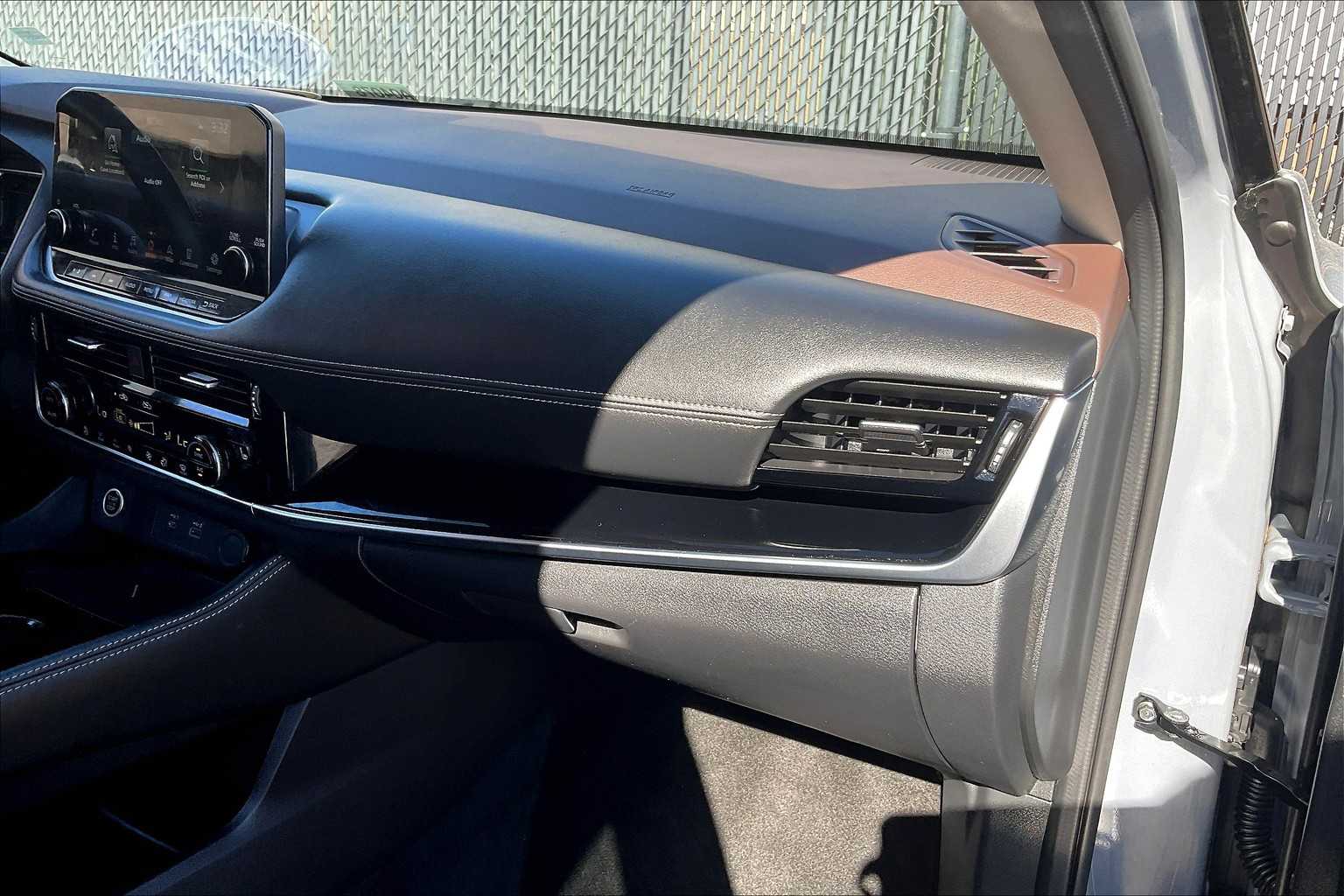 2023 Nissan Rogue SL - Photo 13