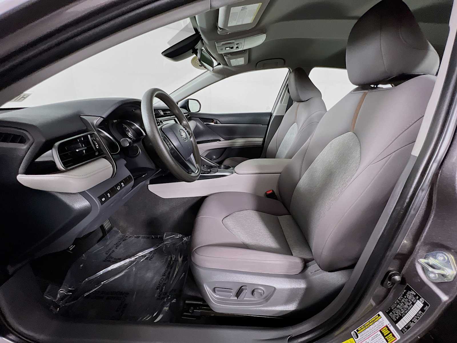 2020 Toyota Camry LE - Photo 20