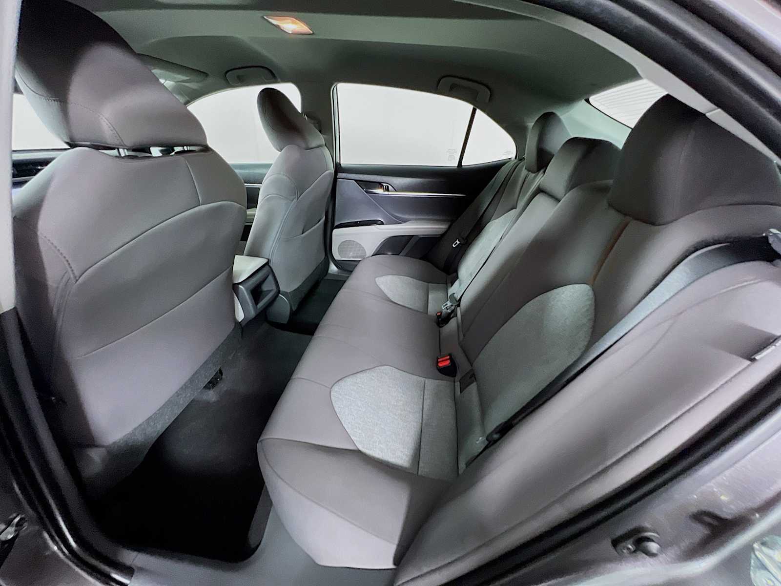 2020 Toyota Camry LE - Photo 23
