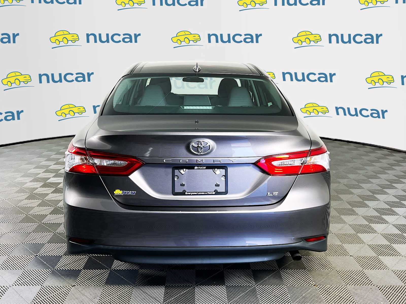 2020 Toyota Camry LE - Photo 6
