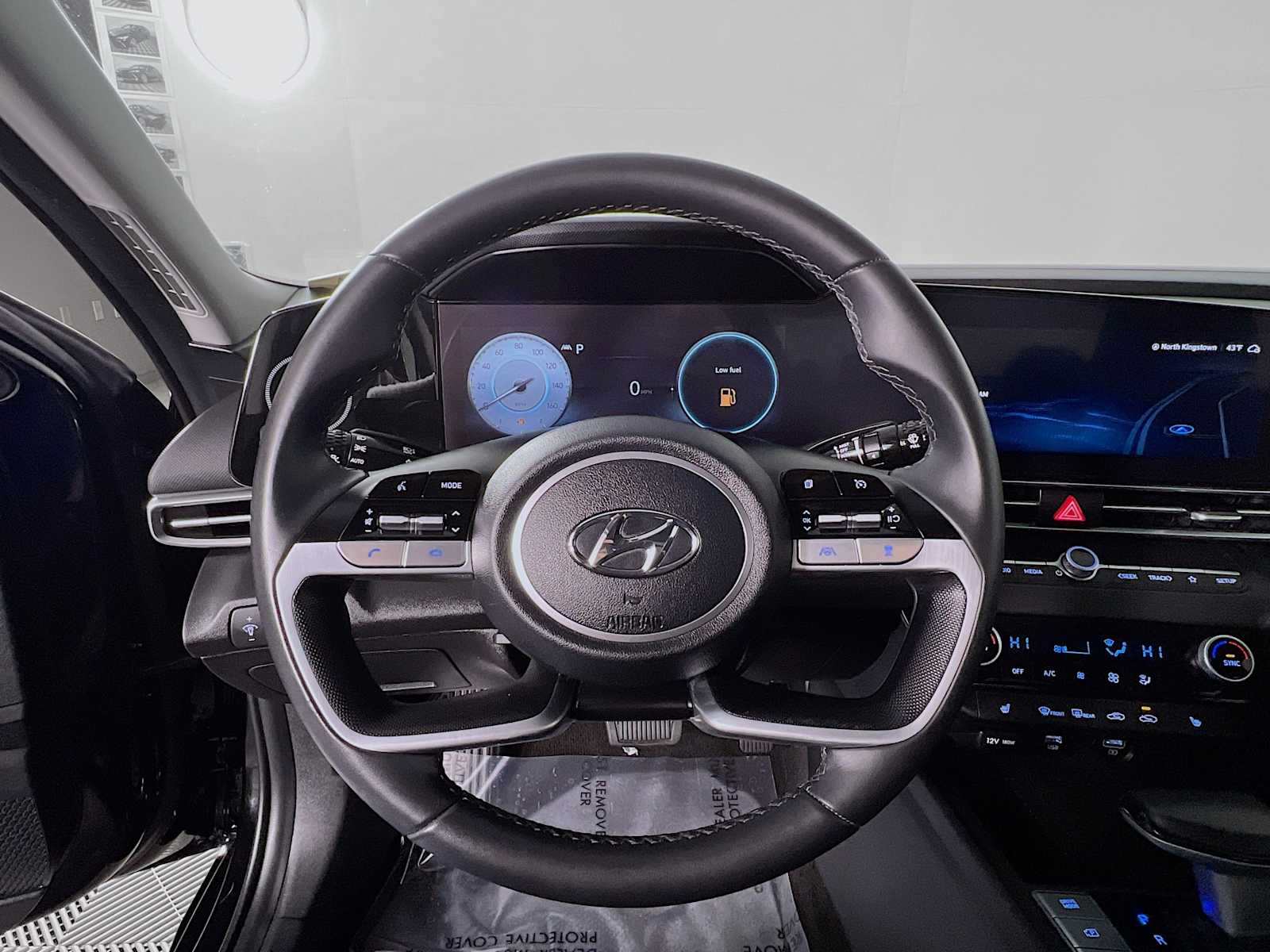 2023 Hyundai Elantra SEL - Photo 11