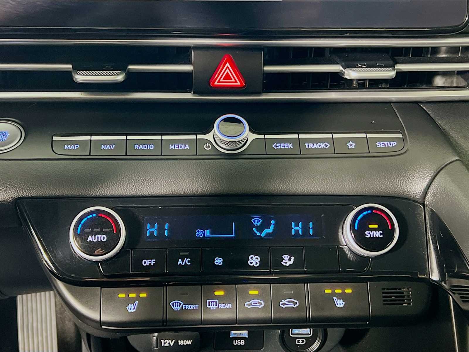 2023 Hyundai Elantra SEL - Photo 16