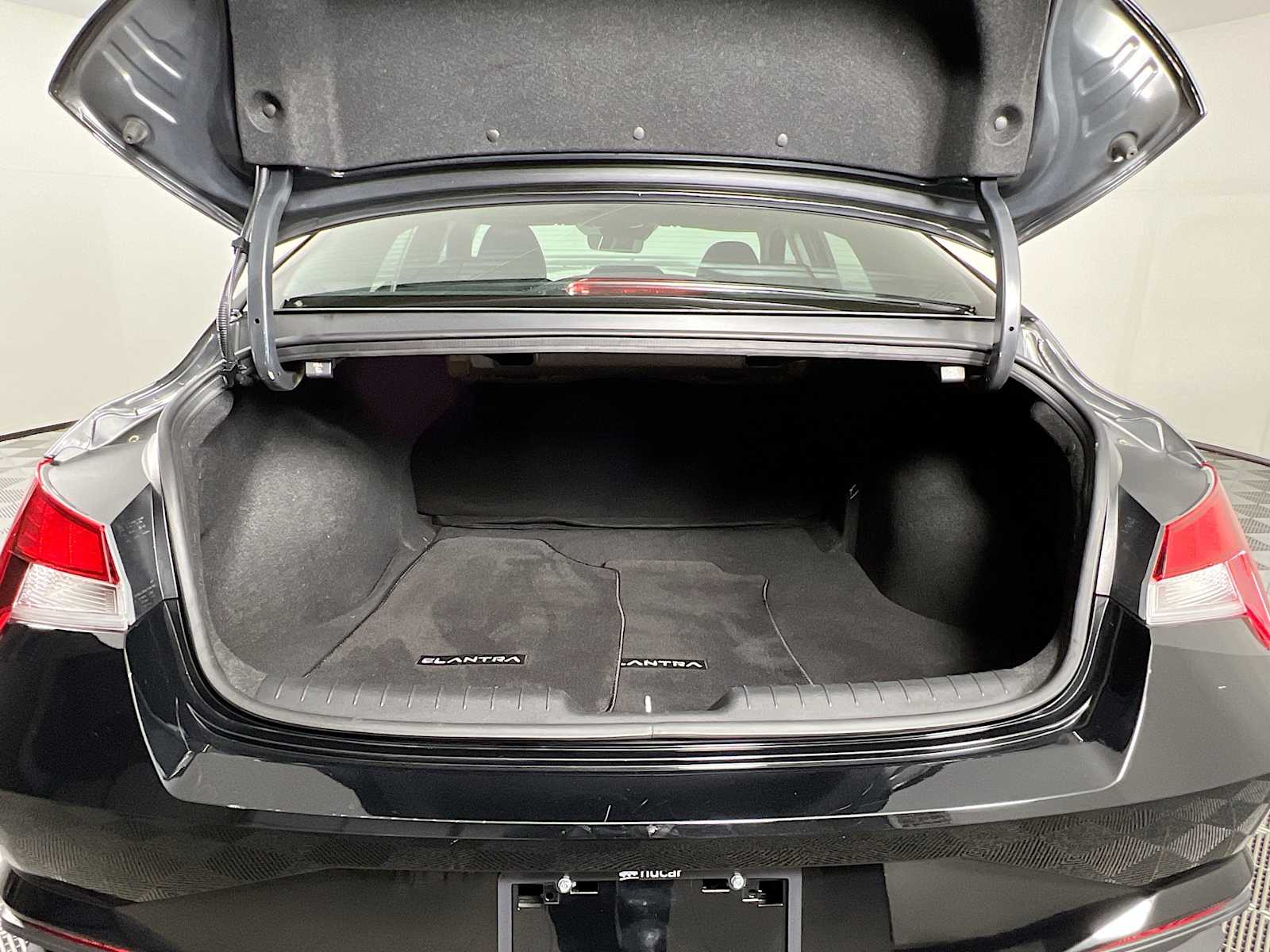 2023 Hyundai Elantra SEL - Photo 26