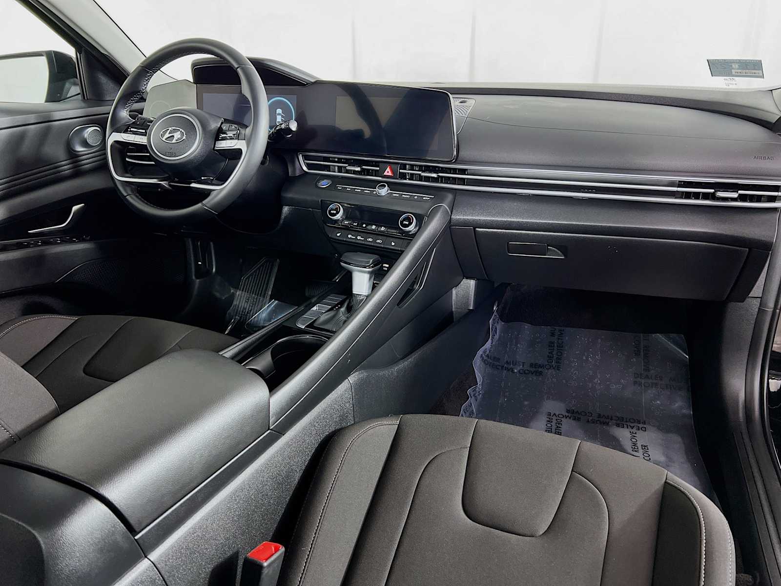 2023 Hyundai Elantra SEL - Photo 29