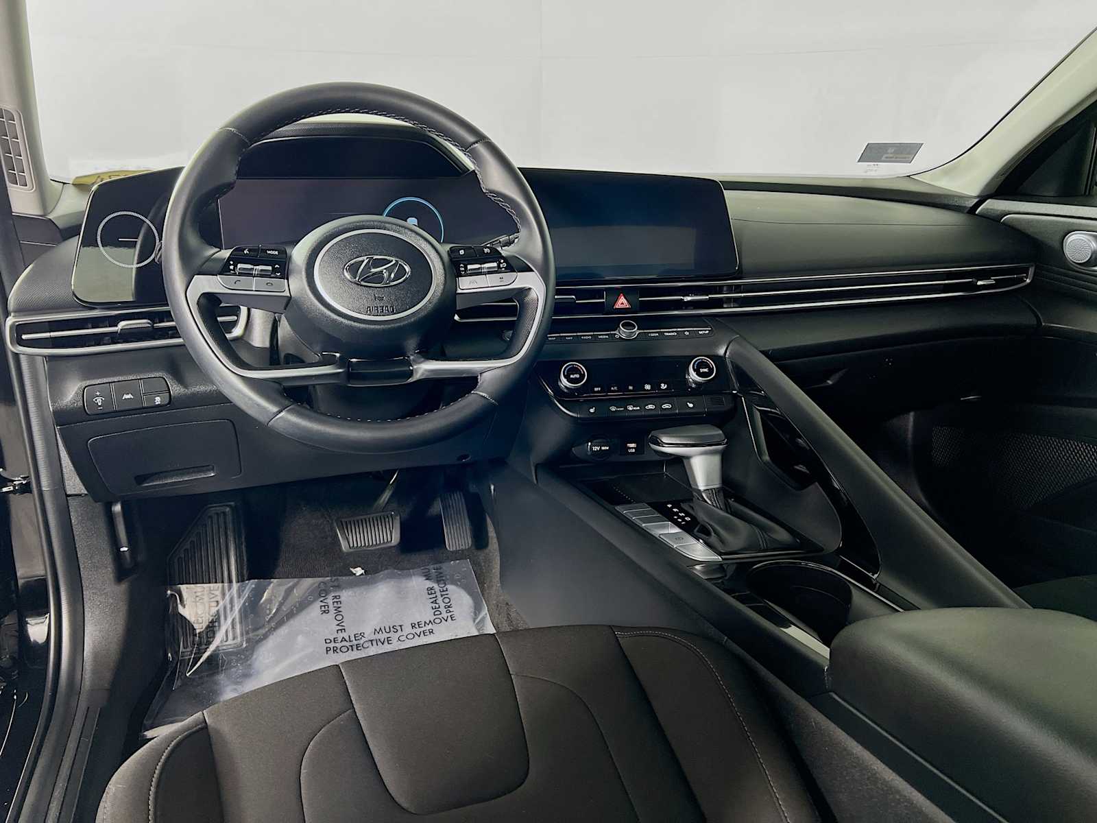 2023 Hyundai Elantra SEL - Photo 9