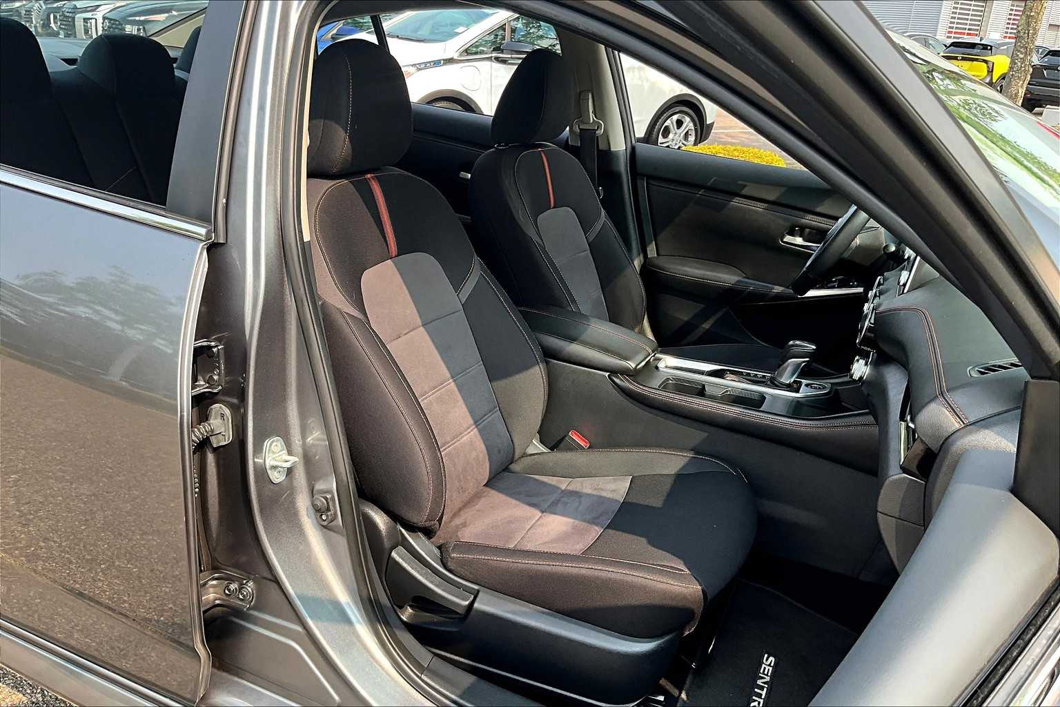 2022 Nissan Sentra SR - Photo 11