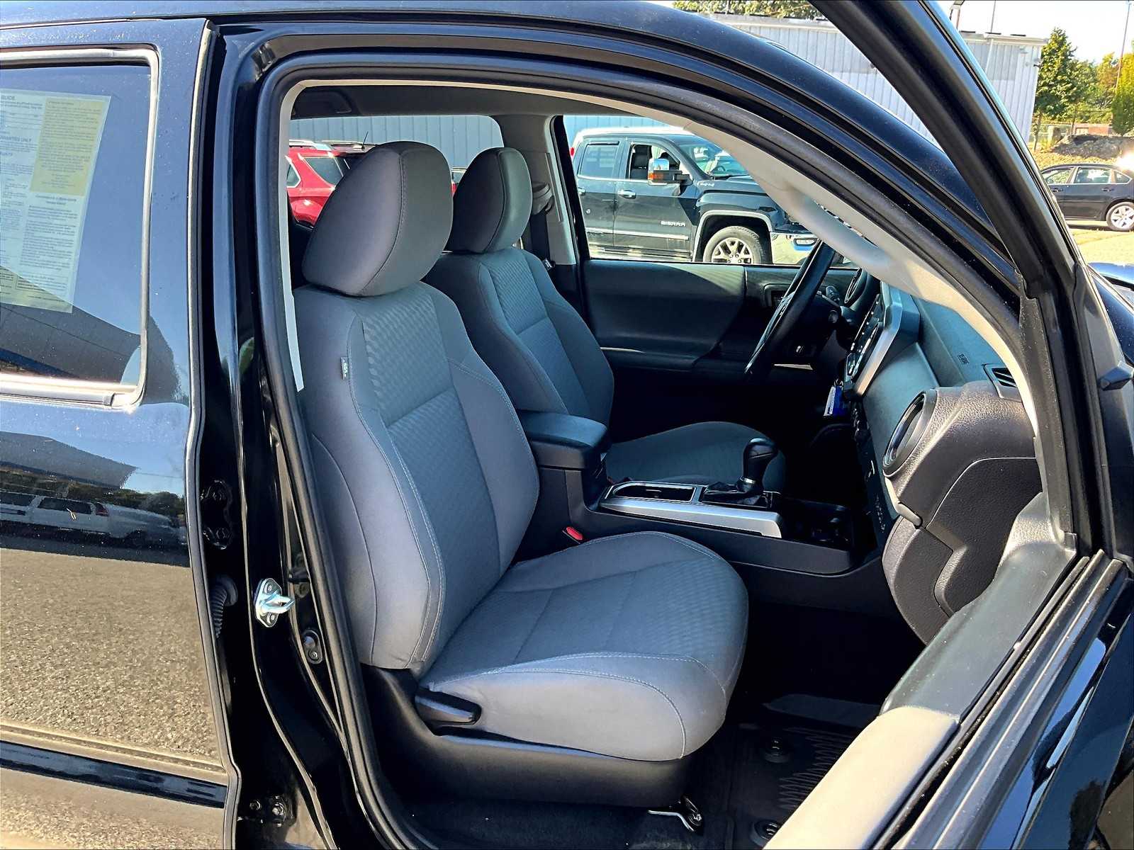 2021 Toyota Tacoma SR5 - Photo 11