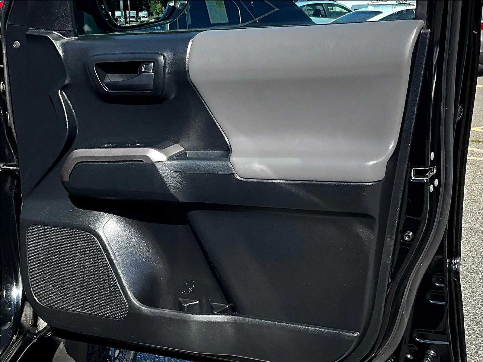 2021 Toyota Tacoma SR5 - Photo 12