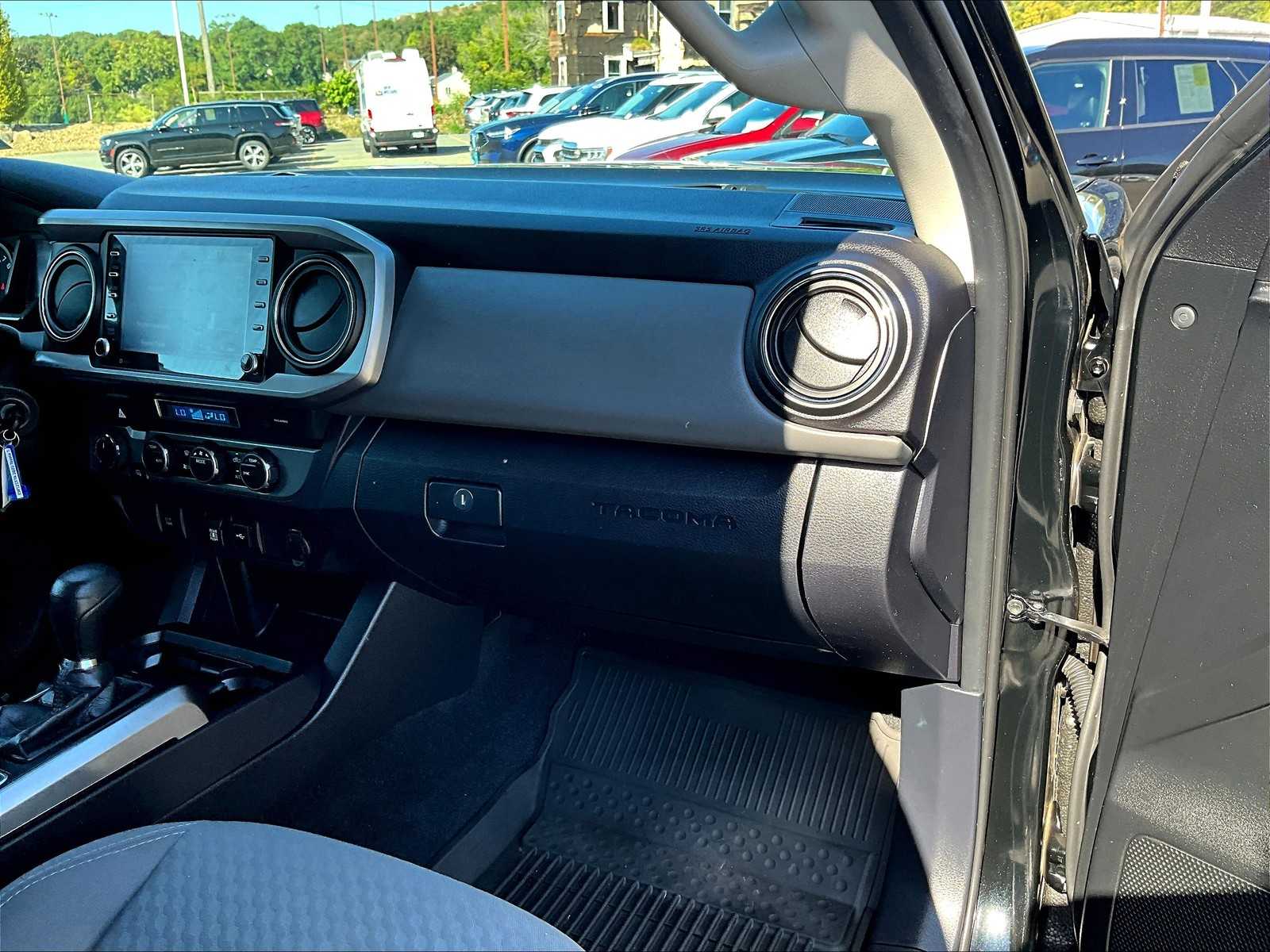 2021 Toyota Tacoma SR5 - Photo 13
