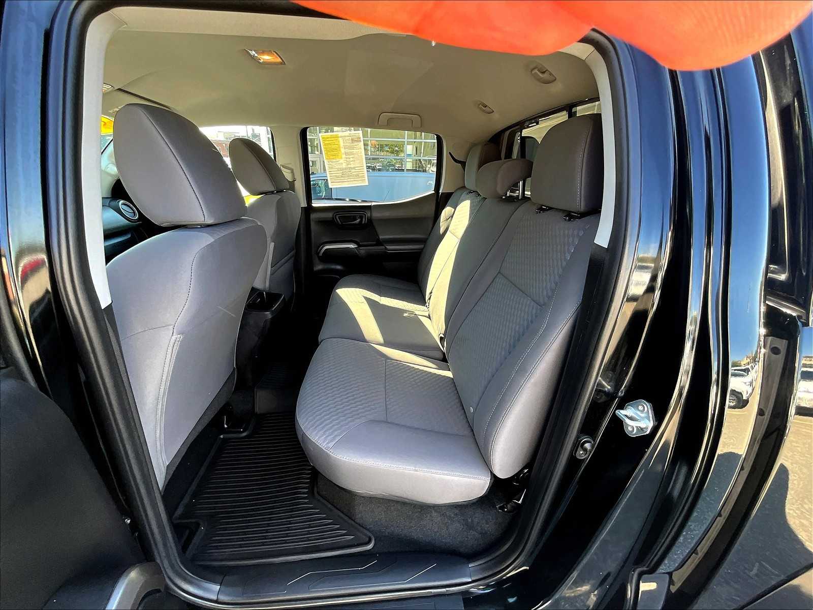2021 Toyota Tacoma SR5 - Photo 15