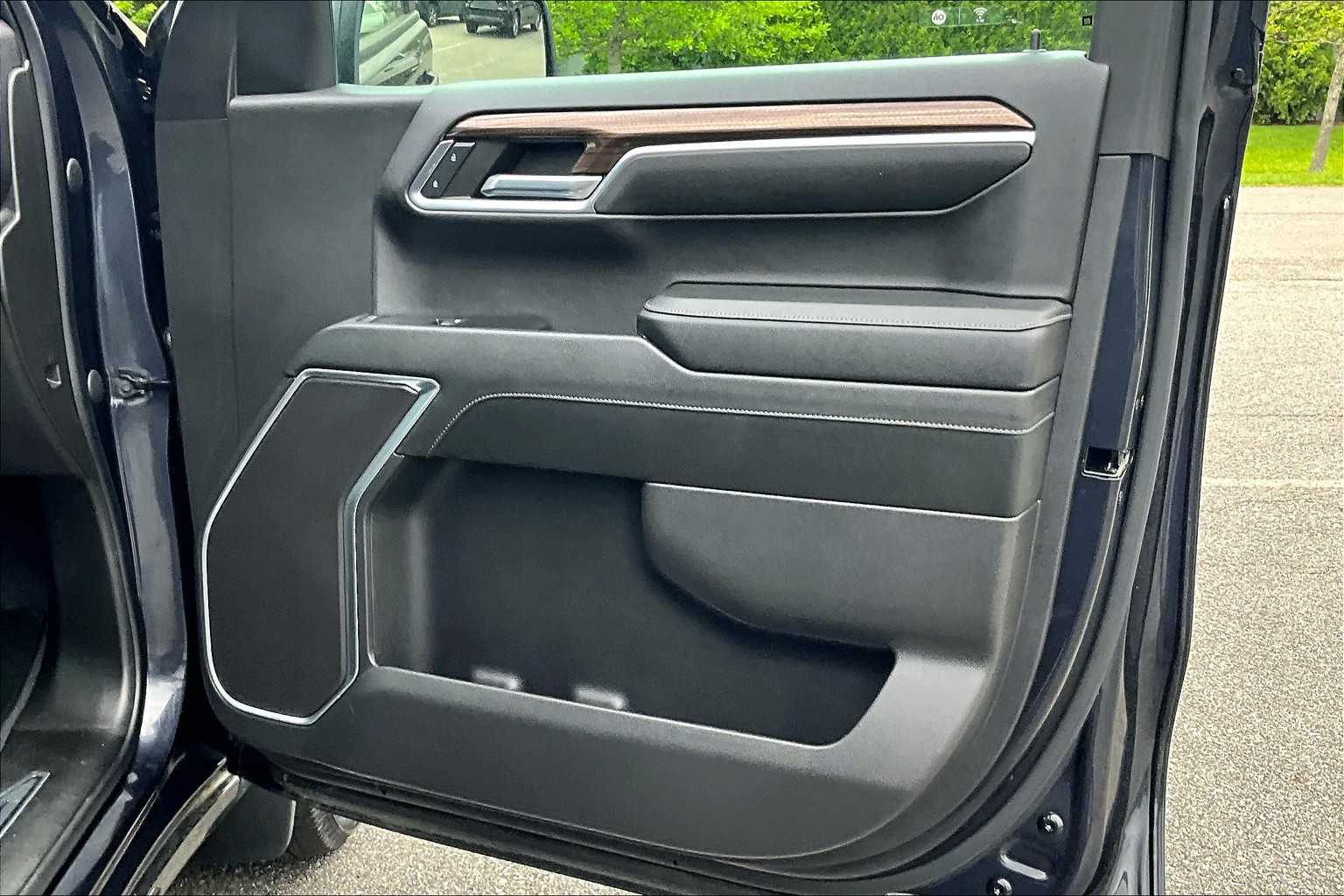 2023 Chevrolet Silverado 1500 LT - Photo 12