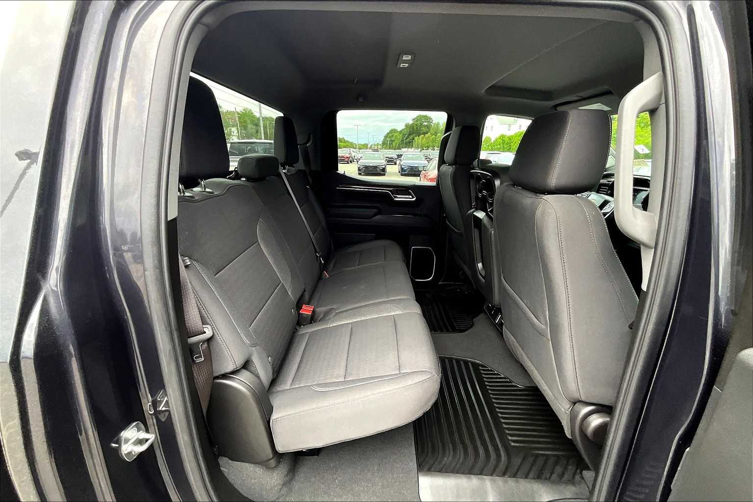 2023 Chevrolet Silverado 1500 LT - Photo 16