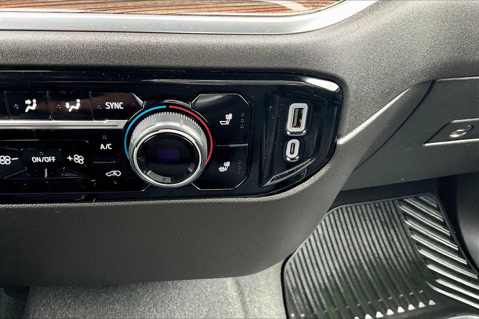 2023 Chevrolet Silverado 1500 LT - Photo 27