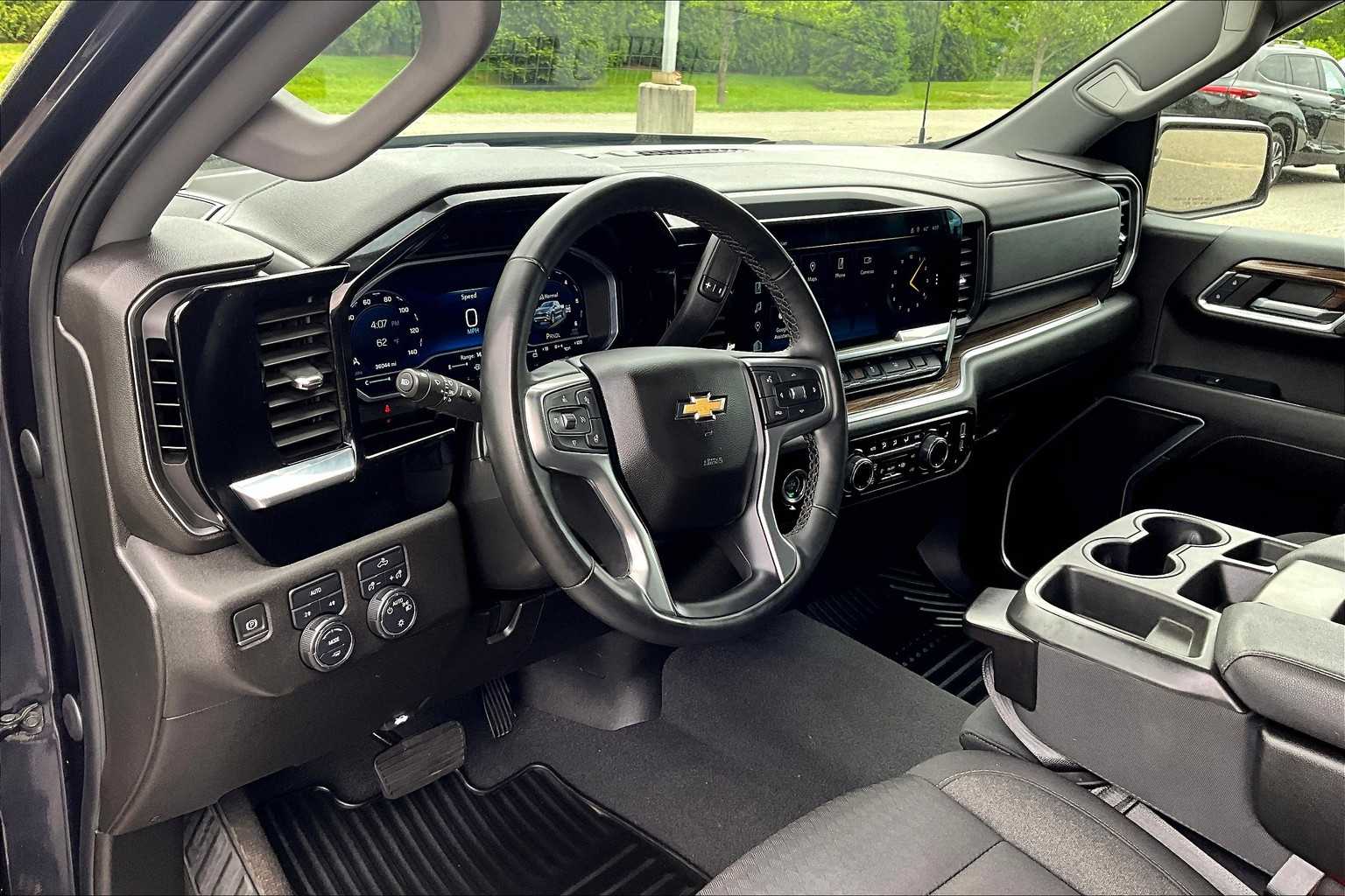 2023 Chevrolet Silverado 1500 LT - Photo 8