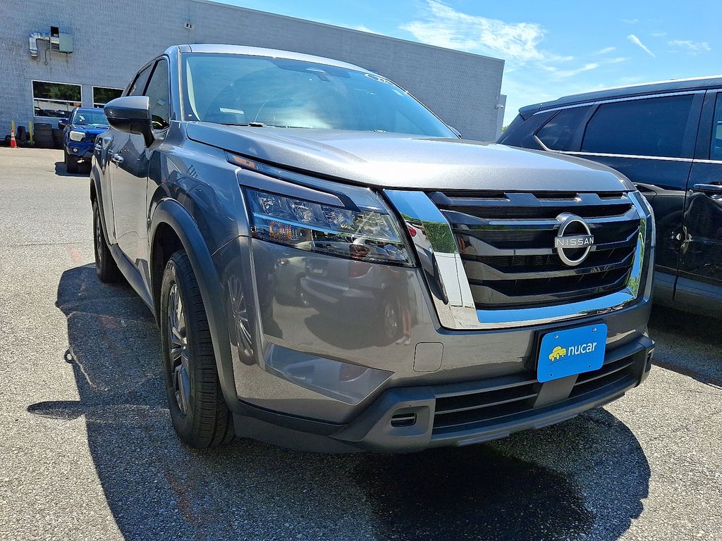 2022 Nissan Pathfinder S
