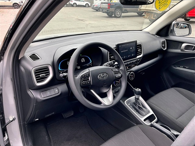 2025 Hyundai Venue SE - Photo 14