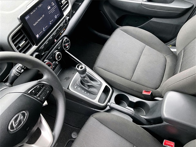 2025 Hyundai Venue SE - Photo 15