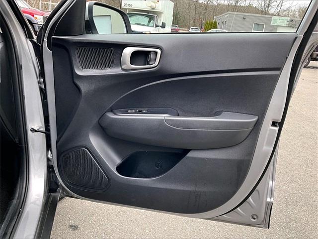 2025 Hyundai Venue SE - Photo 19