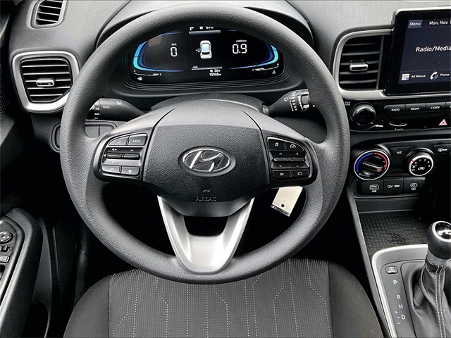 2025 Hyundai Venue SE - Photo 5