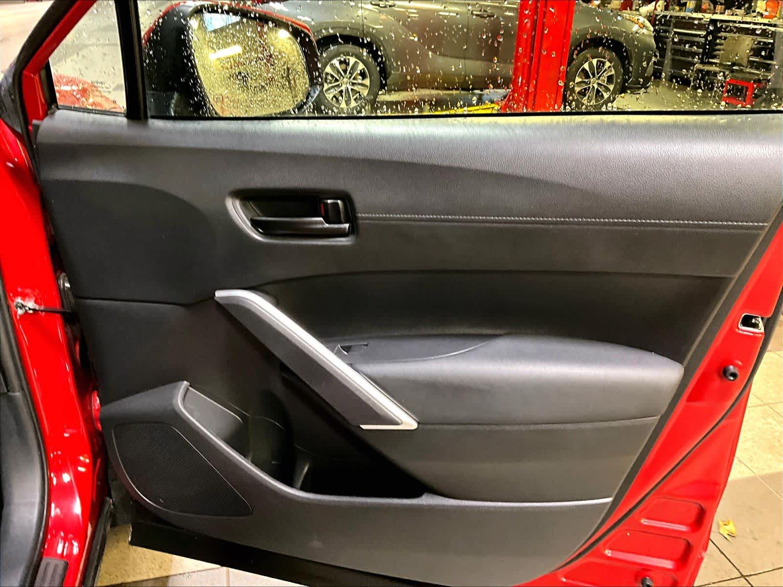 2024 Toyota Corolla Cross LE - Photo 12