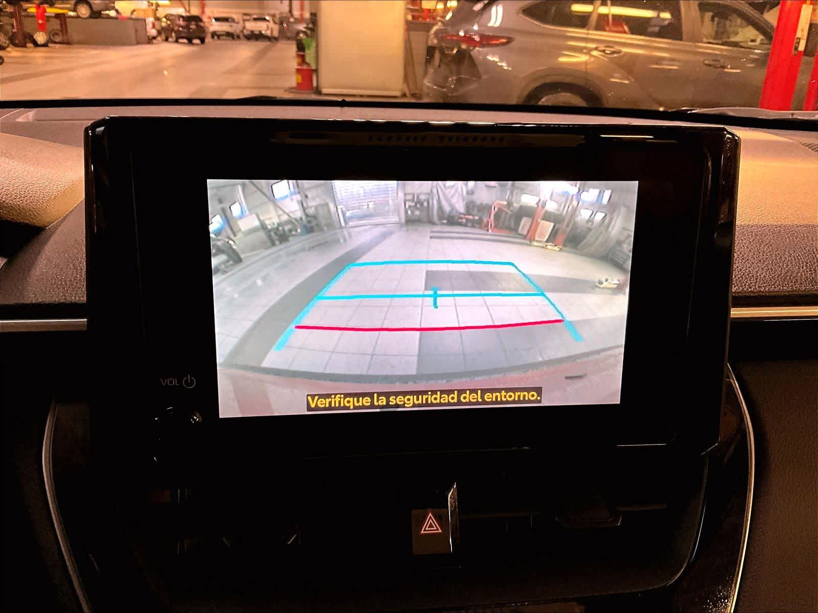 2024 Toyota Corolla Cross LE - Photo 19