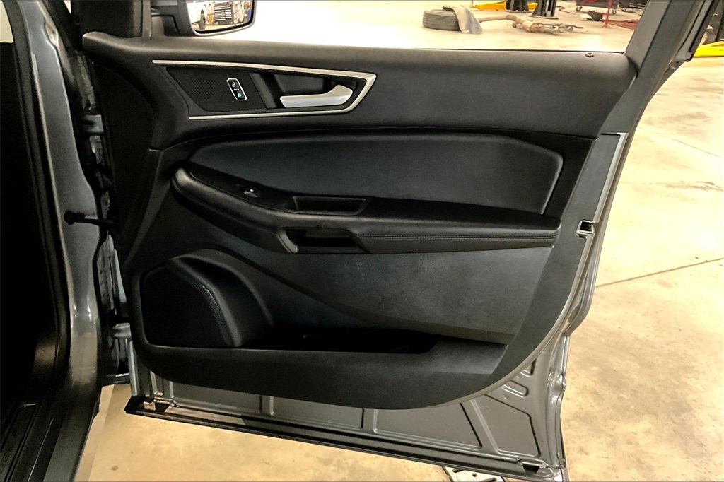 2022 Ford Edge SEL - Photo 12