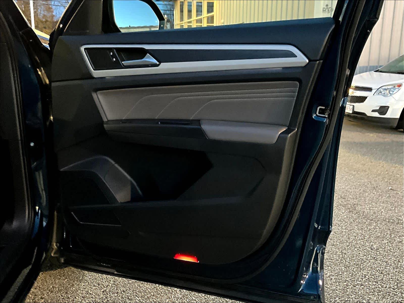 2023 Volkswagen Atlas Cross Sport 3.6L V6 SEL R-Line Black - Photo 12