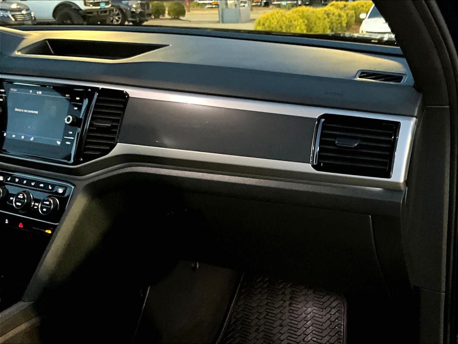 2023 Volkswagen Atlas Cross Sport 3.6L V6 SEL R-Line Black - Photo 13