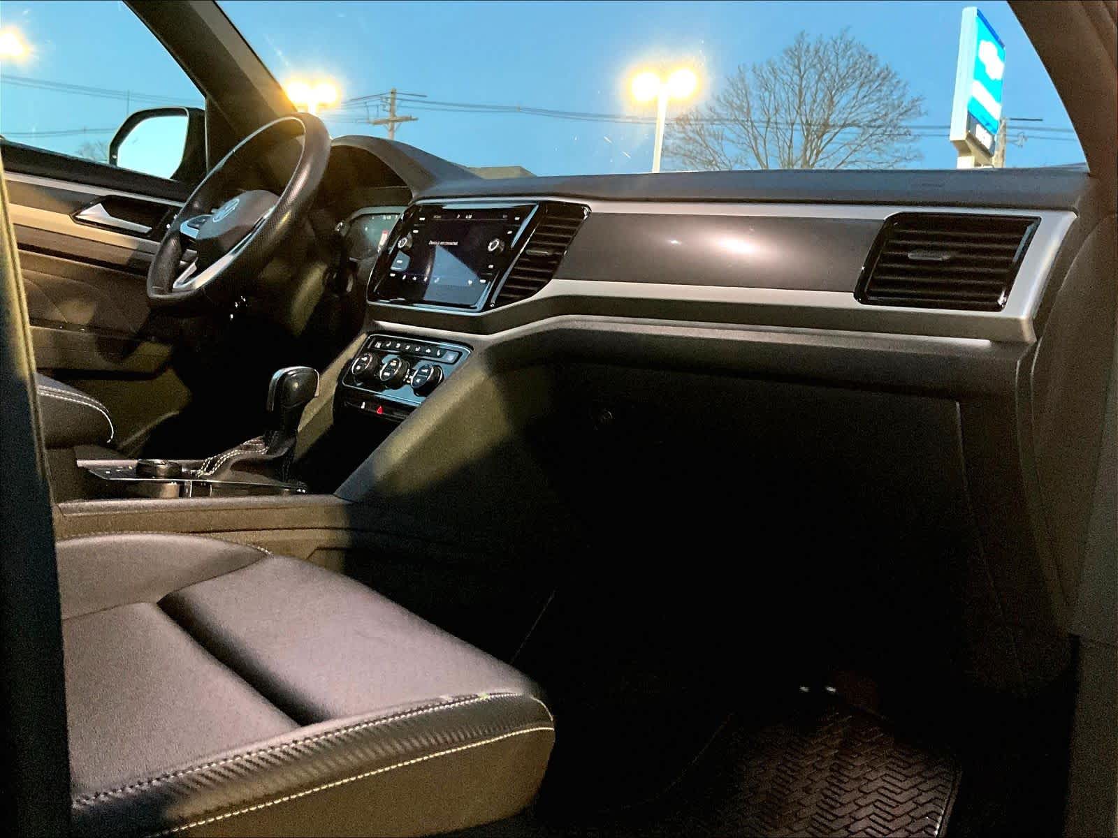 2023 Volkswagen Atlas Cross Sport 3.6L V6 SEL R-Line Black - Photo 14