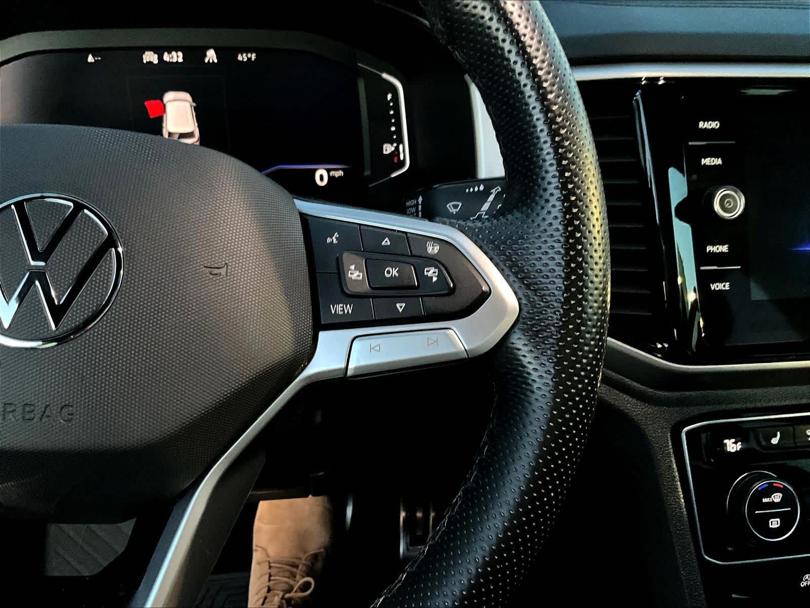 2023 Volkswagen Atlas Cross Sport 3.6L V6 SEL R-Line Black - Photo 24