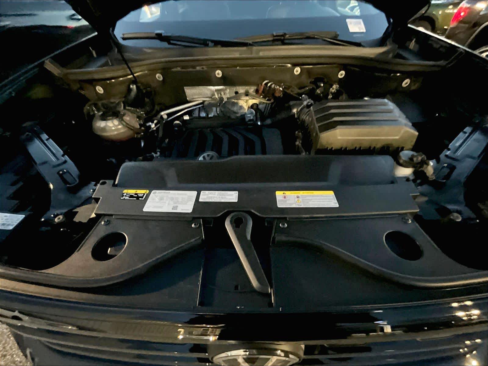 2023 Volkswagen Atlas Cross Sport 3.6L V6 SEL R-Line Black - Photo 29