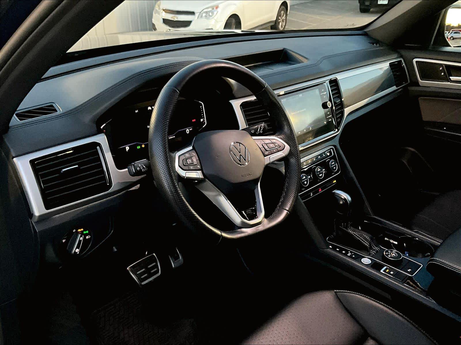 2023 Volkswagen Atlas Cross Sport 3.6L V6 SEL R-Line Black - Photo 8