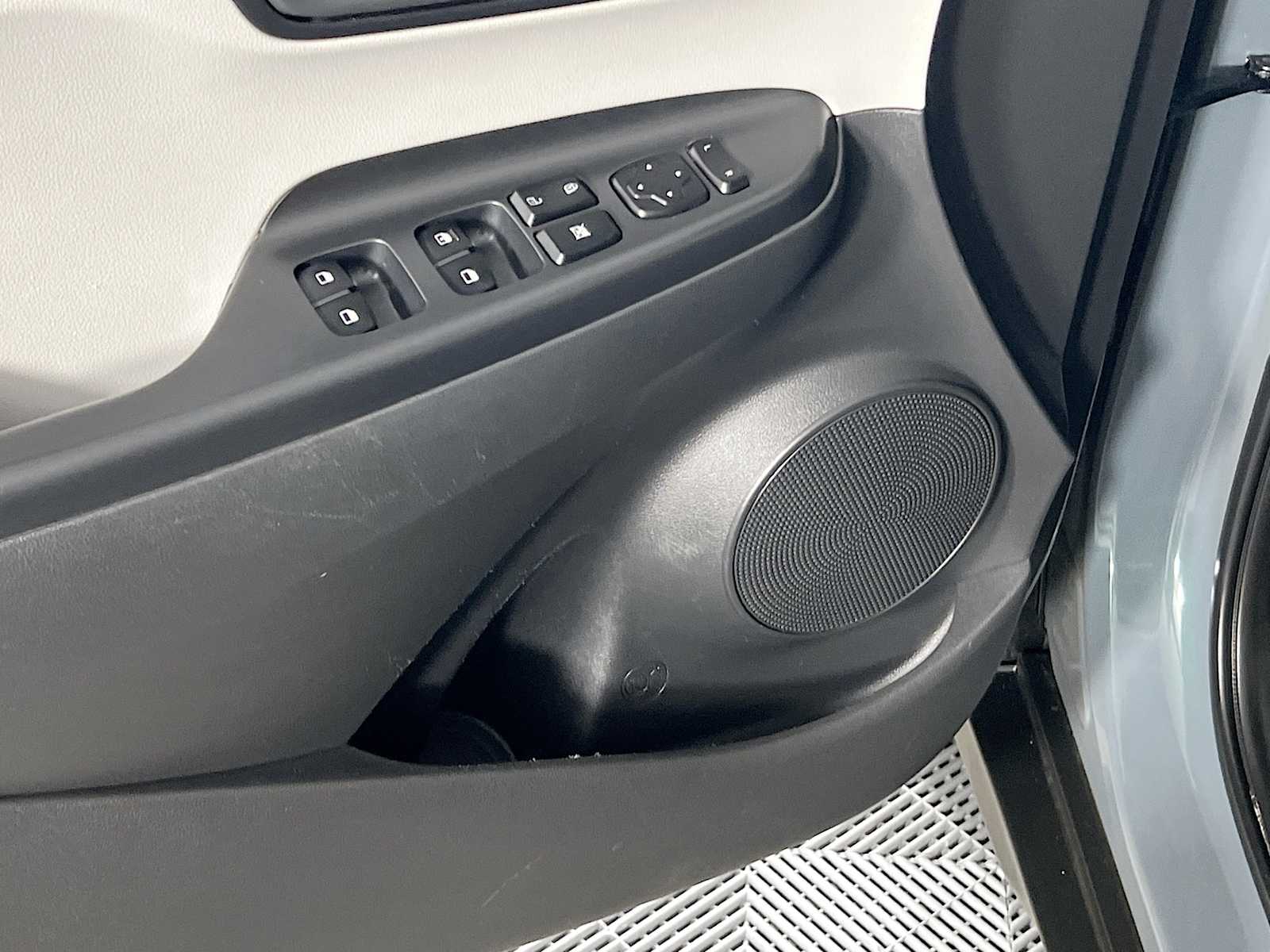 2022 Hyundai Kona SE - Photo 18