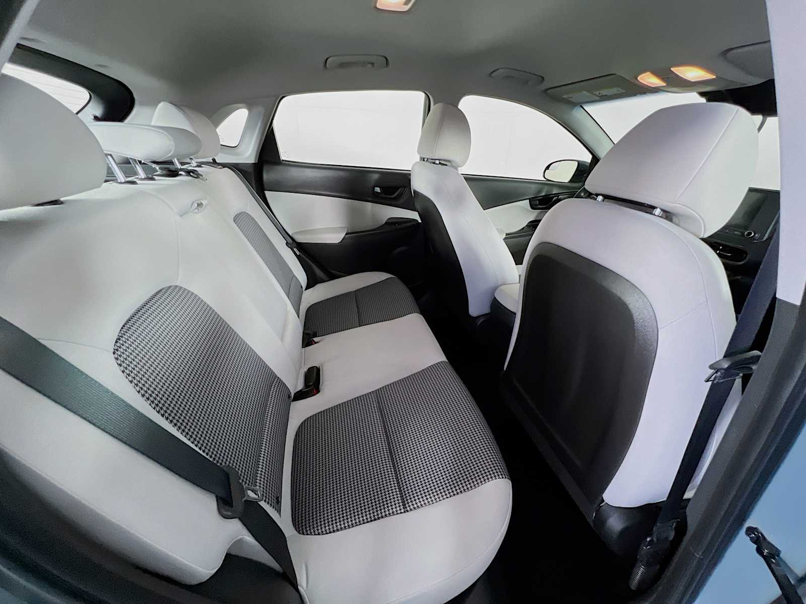 2022 Hyundai Kona SE - Photo 25