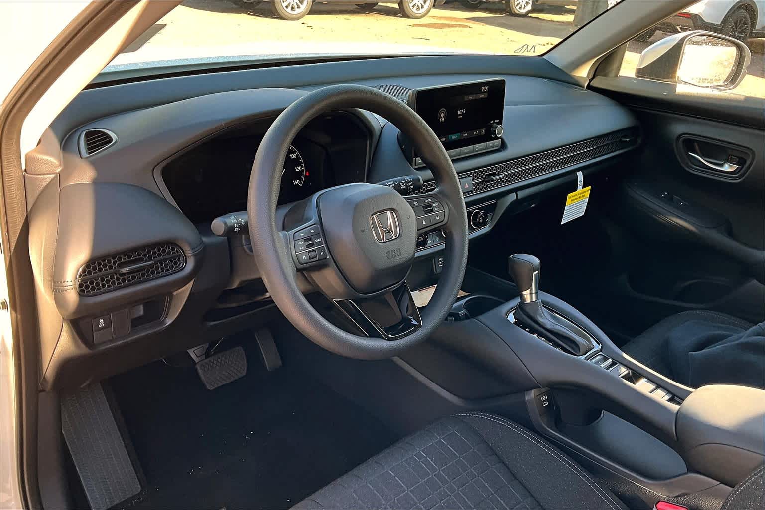 2025 Honda HR-V LX - Photo 9