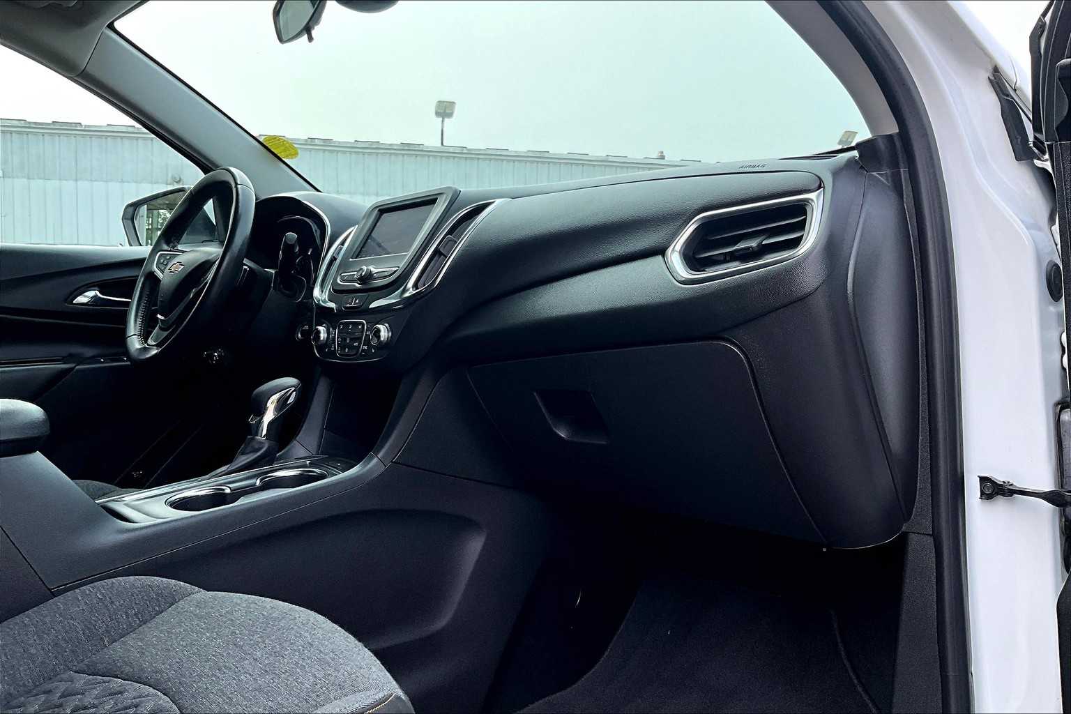 2022 Chevrolet Equinox LT - Photo 14