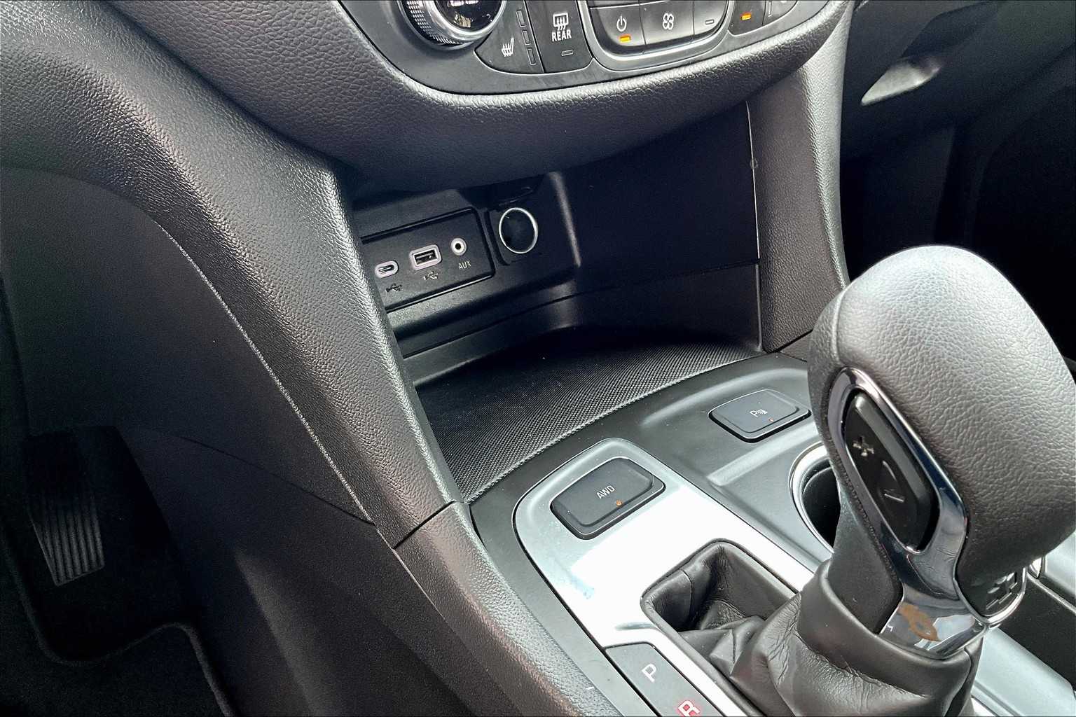 2022 Chevrolet Equinox LT - Photo 25