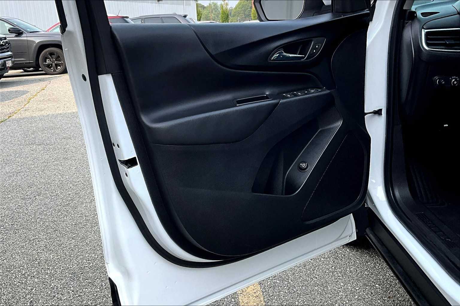 2022 Chevrolet Equinox LT - Photo 9