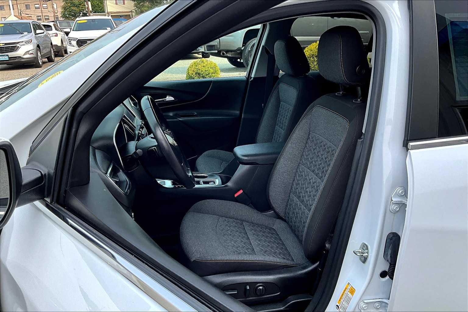 2022 Chevrolet Equinox LT - Photo 10