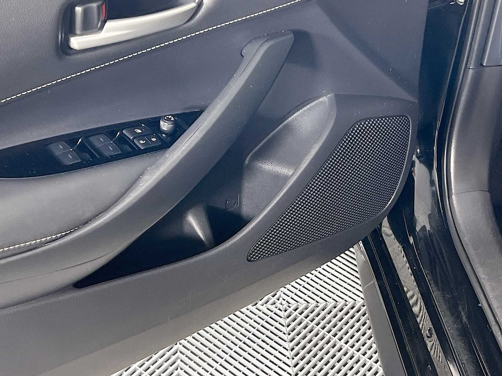 2022 Toyota Corolla Nightshade - Photo 18