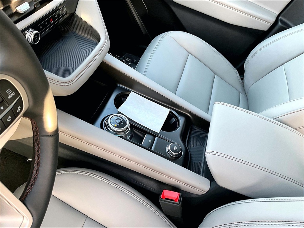 2026 Ford Explorer Active - Photo 9