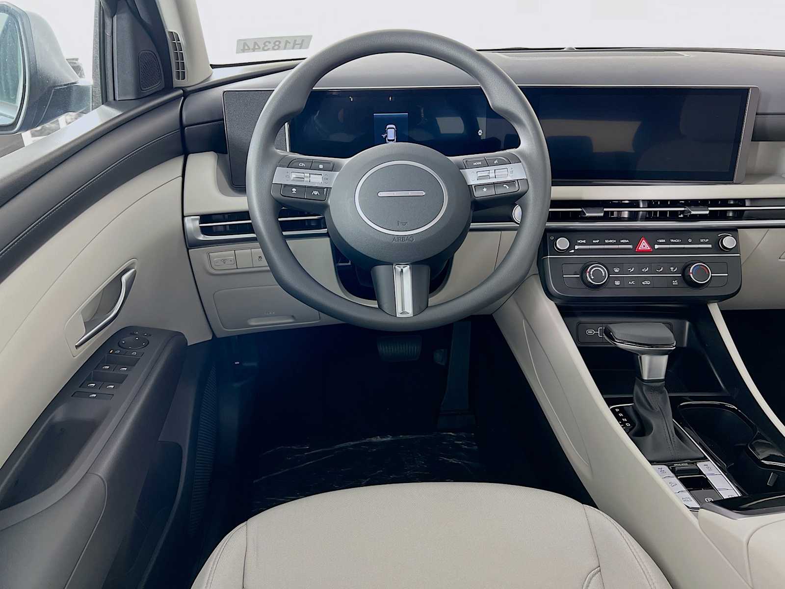 2026 Hyundai Tucson SE - Photo 14