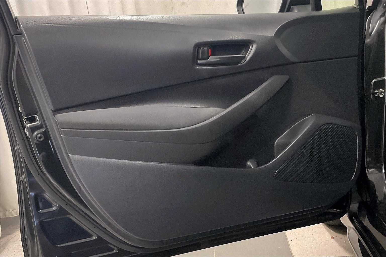 2022 Toyota Corolla Hybrid LE - Photo 9
