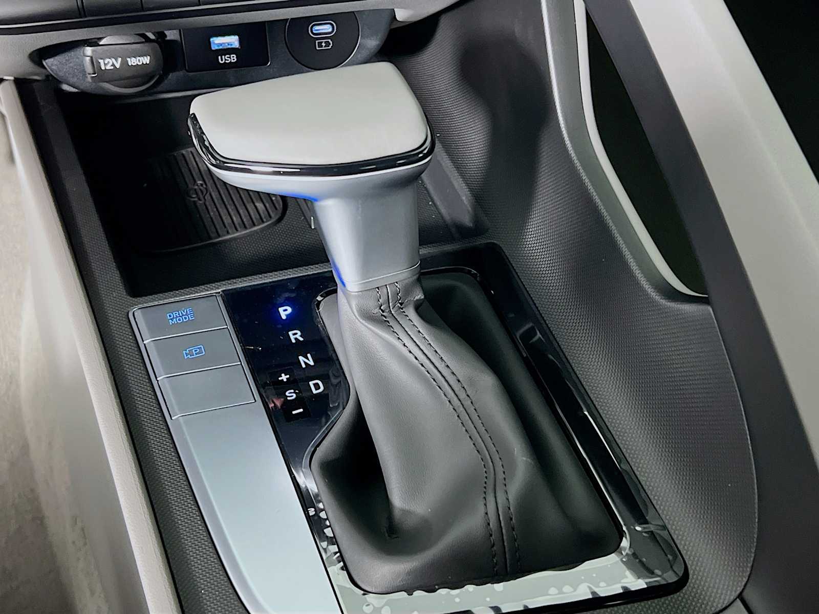2025 Hyundai Elantra SEL Sport - Photo 11