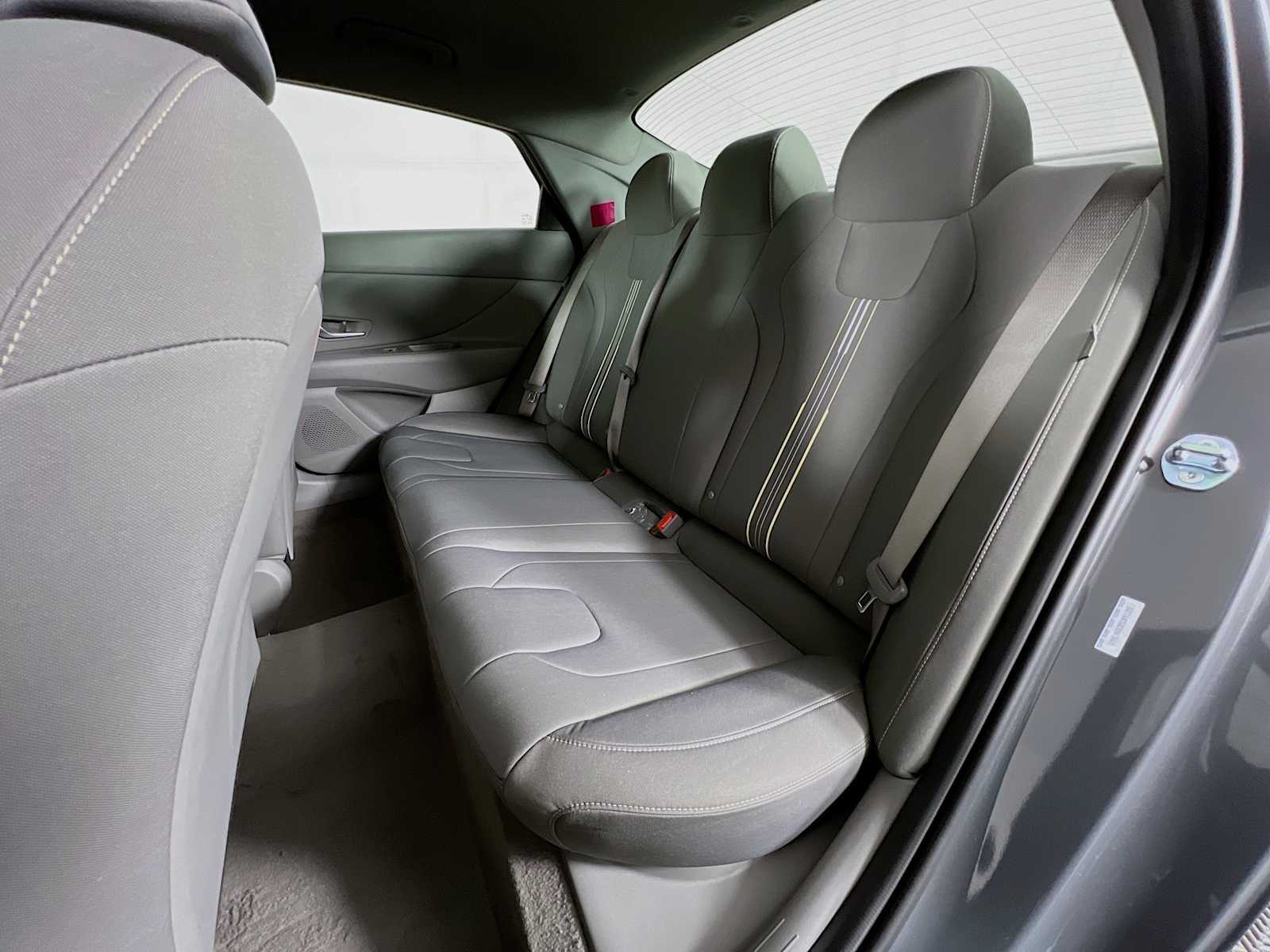 2025 Hyundai Elantra SEL Sport - Photo 13