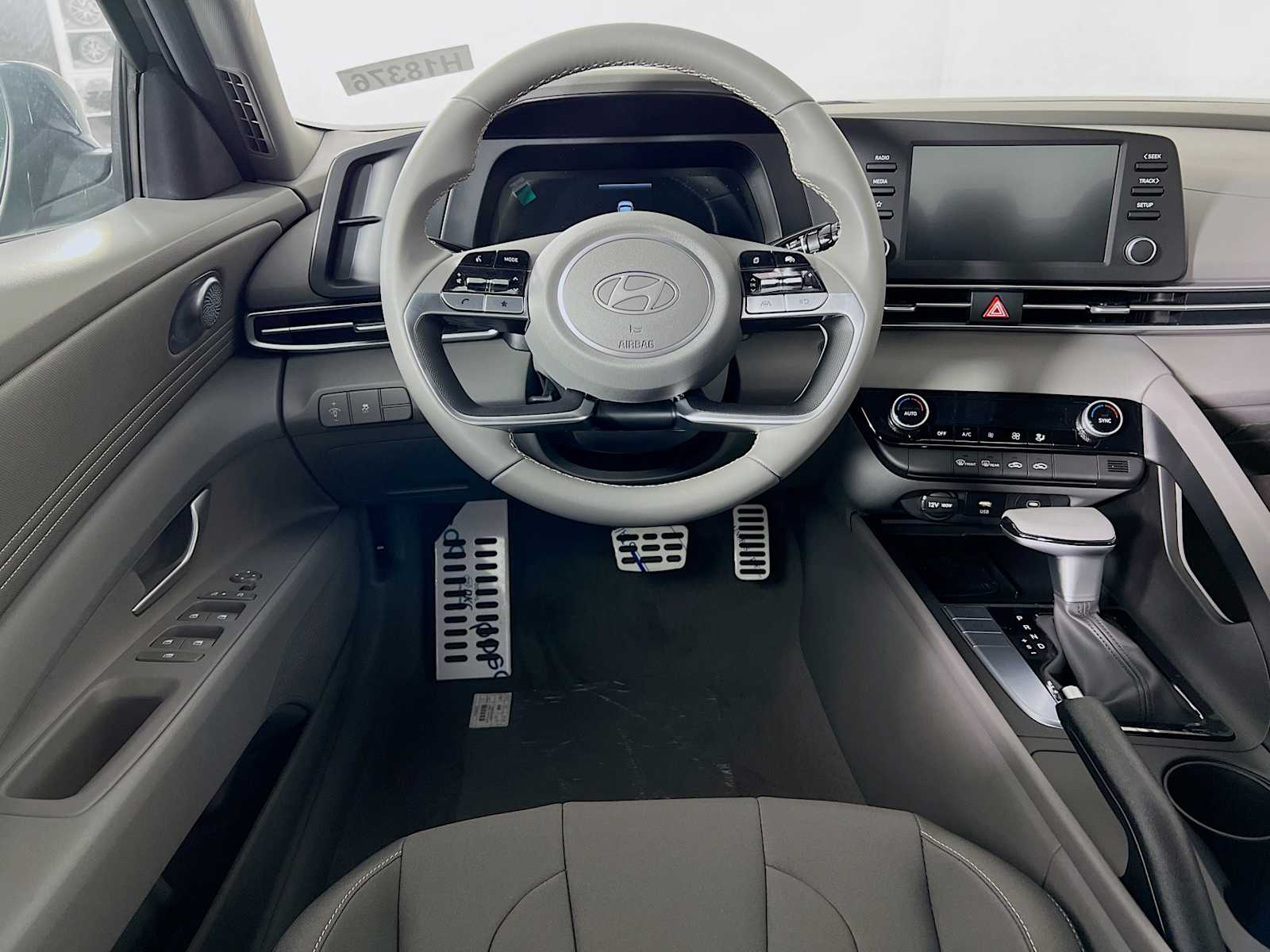 2025 Hyundai Elantra SEL Sport - Photo 14
