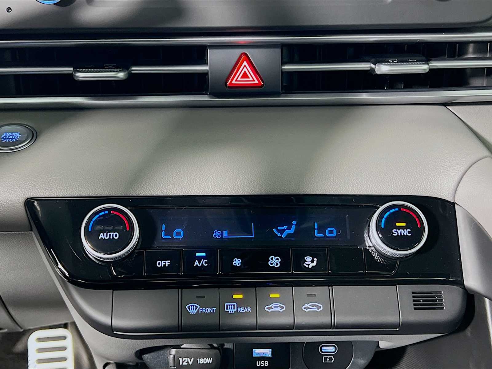 2025 Hyundai Elantra SEL Sport - Photo 10