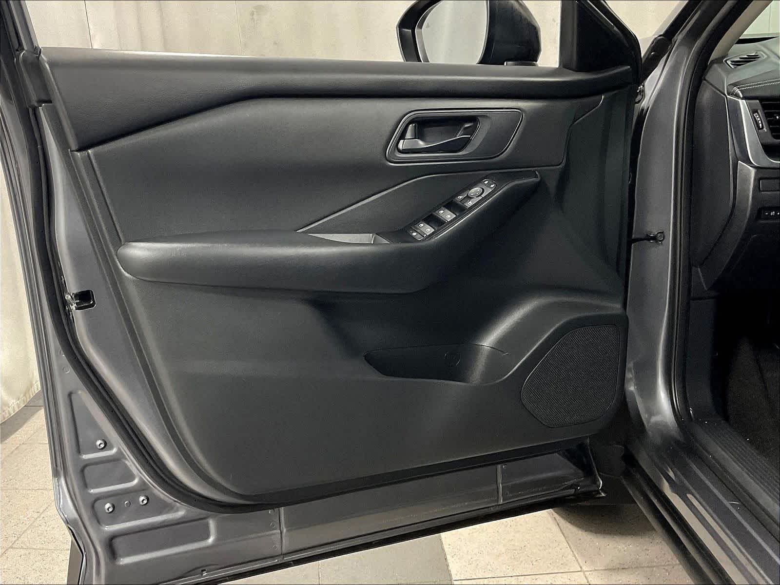 2024 Nissan Rogue S - Photo 9