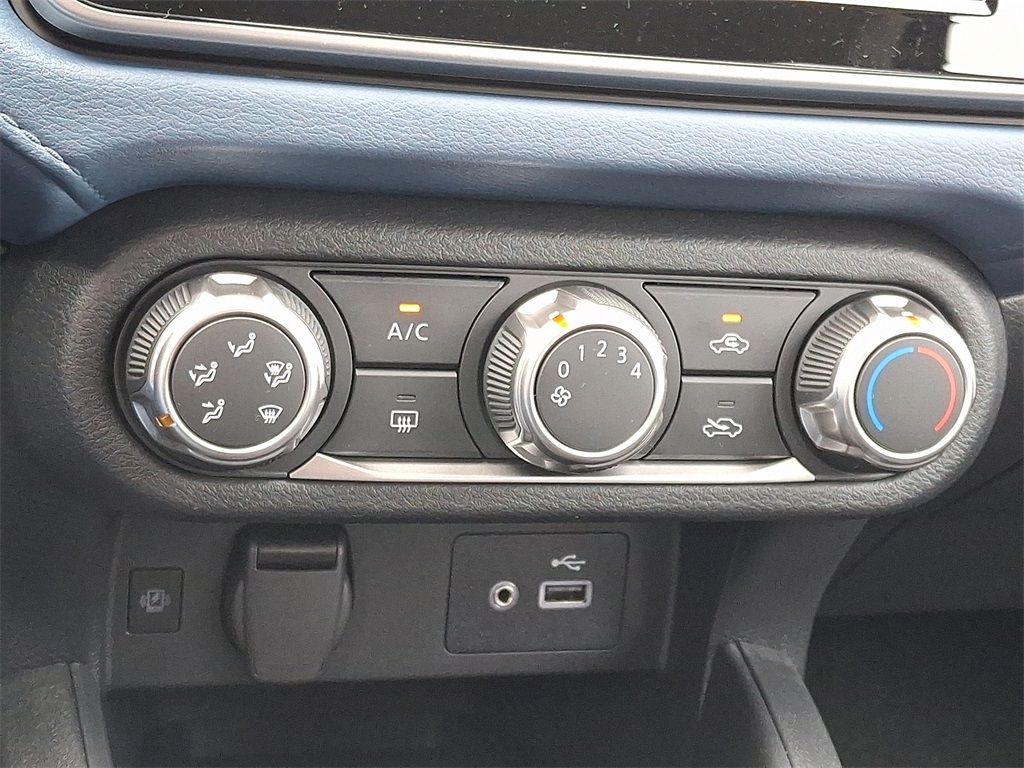 2025 Nissan Versa 1.6 SV - Photo 11